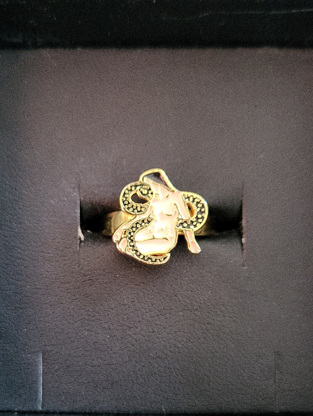 Vera Meat Snake Lady Ring